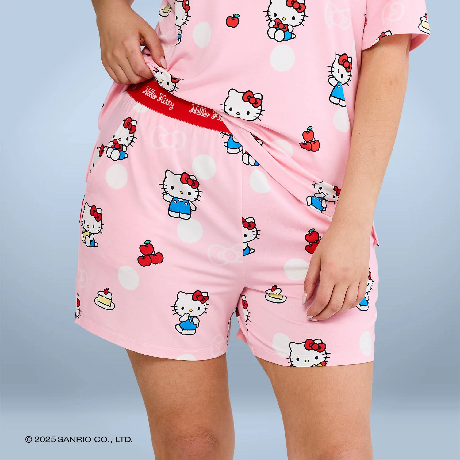 1011-hello-kitty-polka-dot-3.webp Hello Kitty Polka Dot