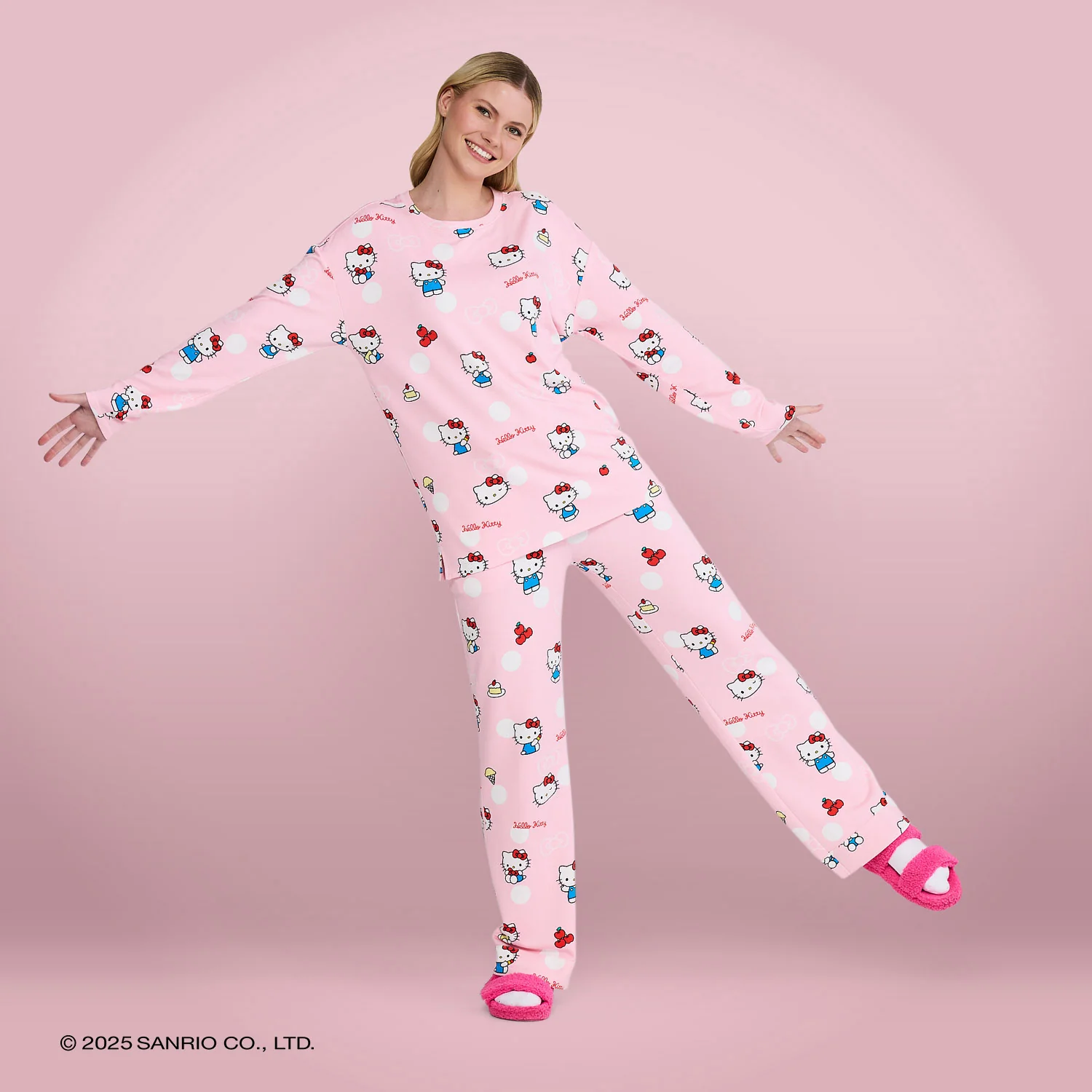 1018-hello-kitty-polka-dot-6.webp Hello Kitty Polka Dot