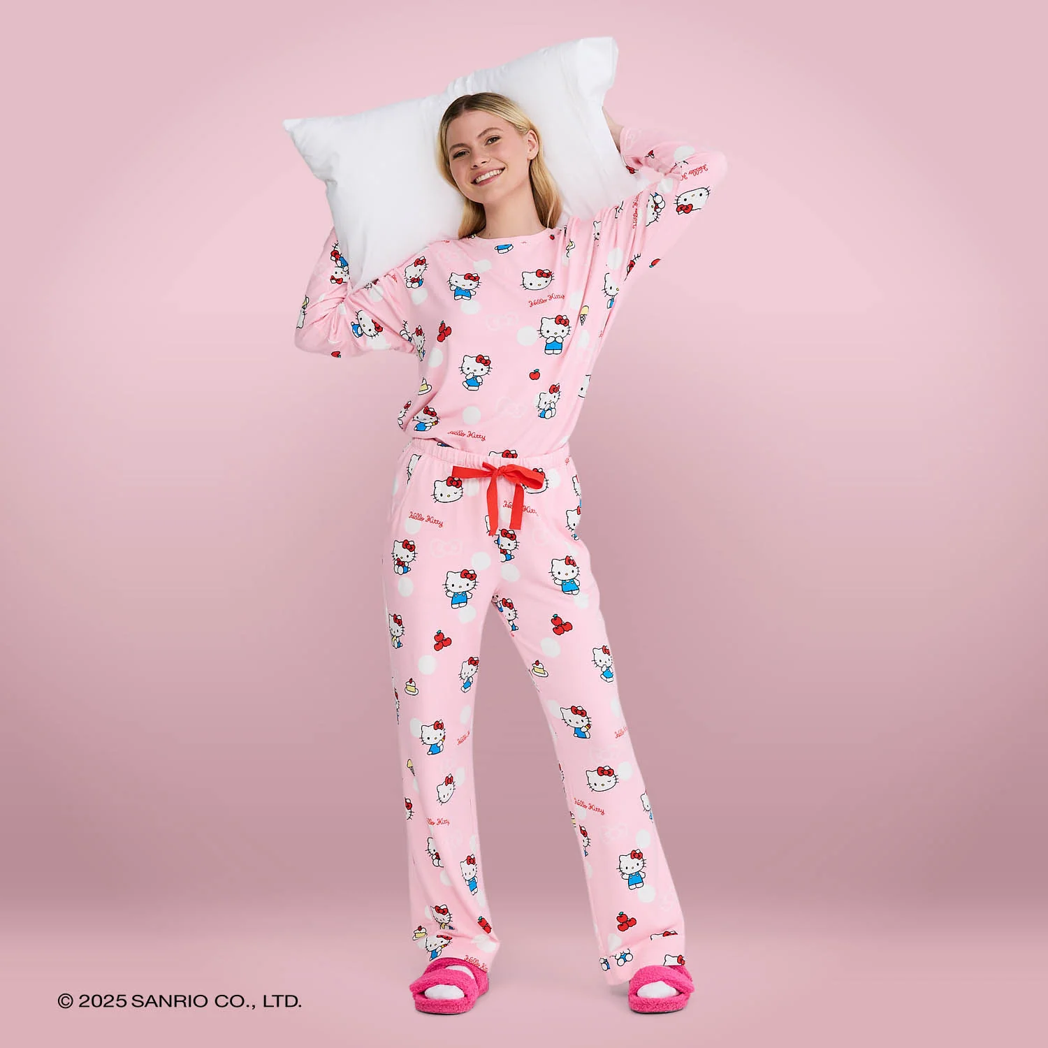 1040-hello-kitty-polka-dot-7.webp Hello Kitty Polka Dot