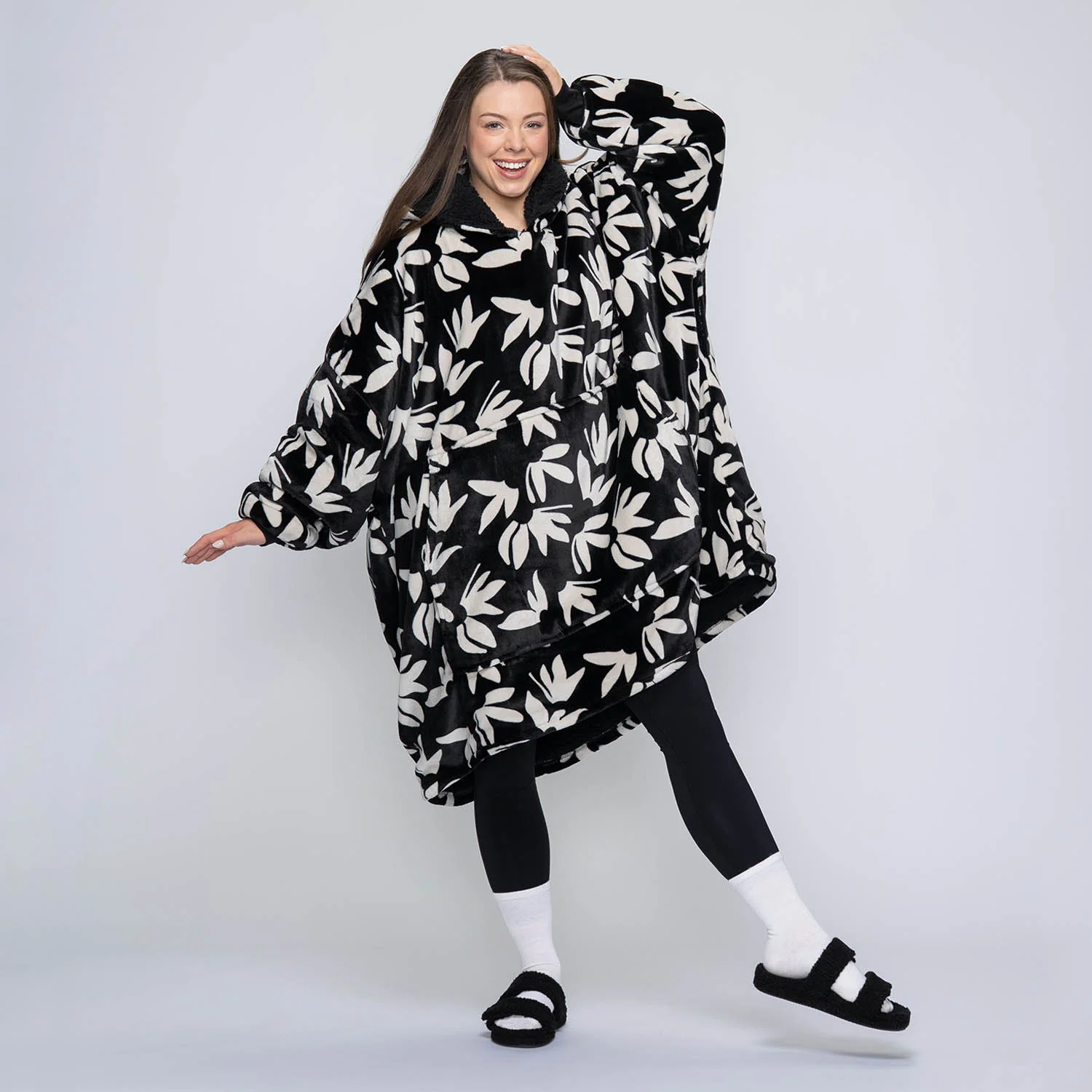1252-black-floral-1.webp Black Floral
