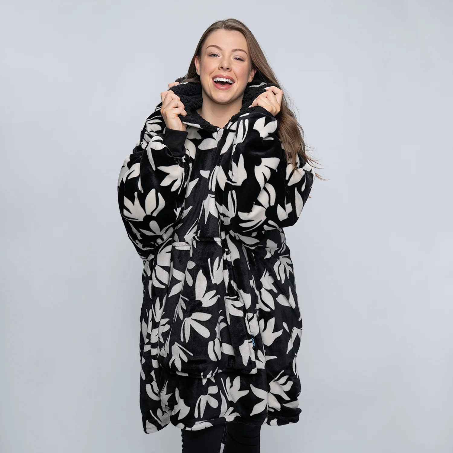 1252-black-floral-8.webp Black Floral