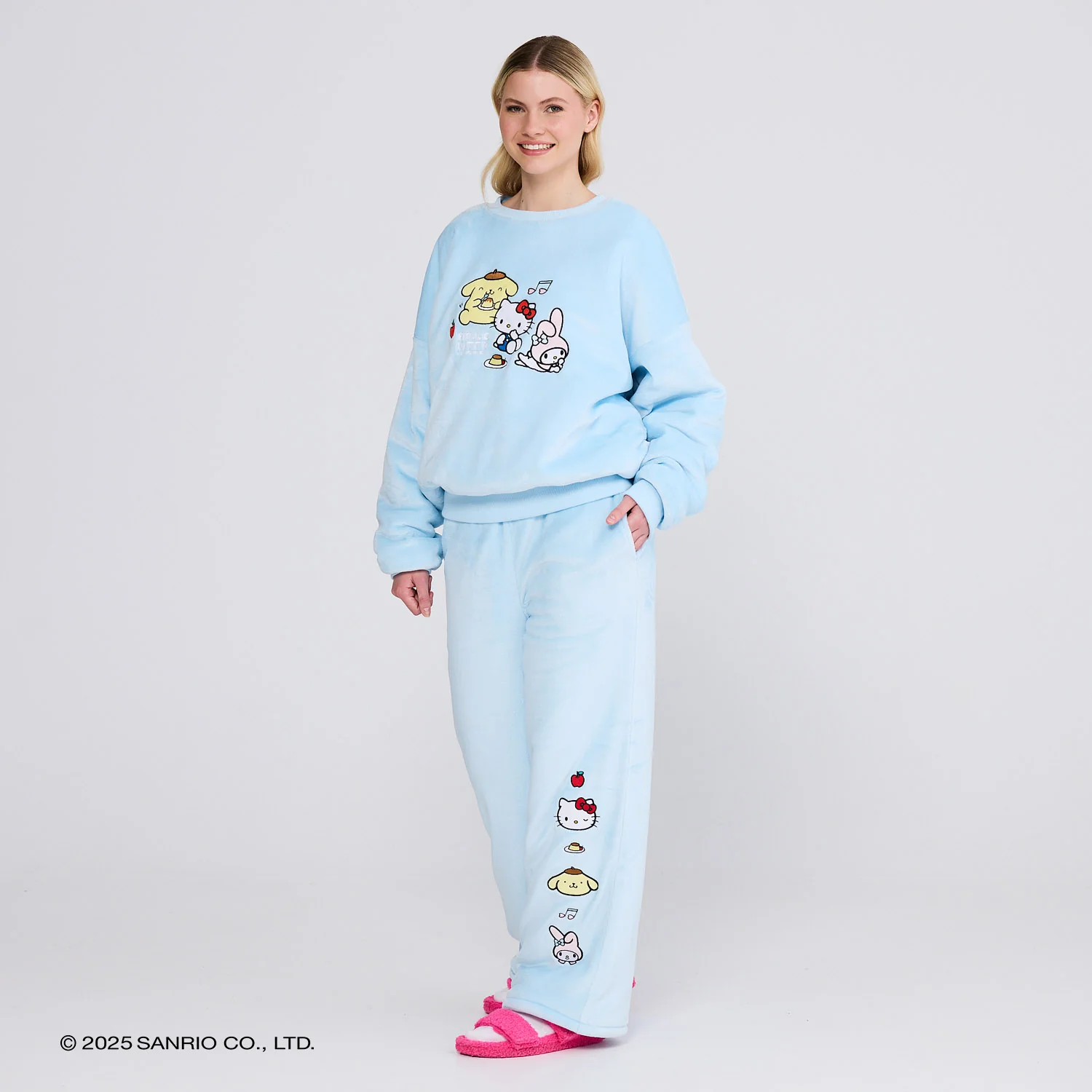 1354-hello-kitty-friends-4.webp Hello Kitty & Friends