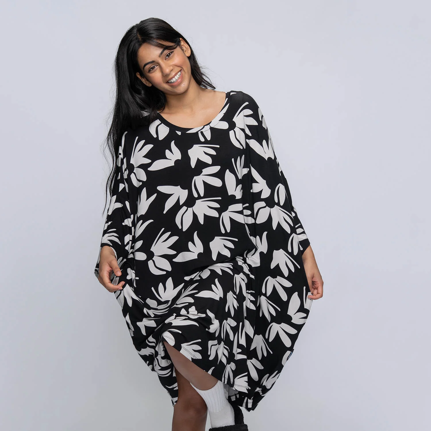 1459-black-floral-2.webp Black Floral