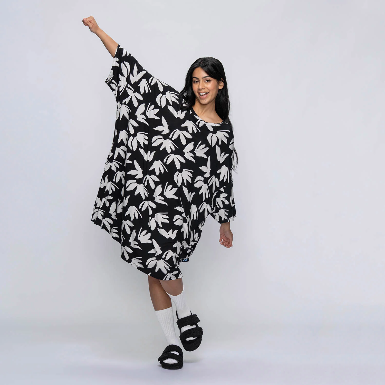 1459-black-floral-3.webp Black Floral