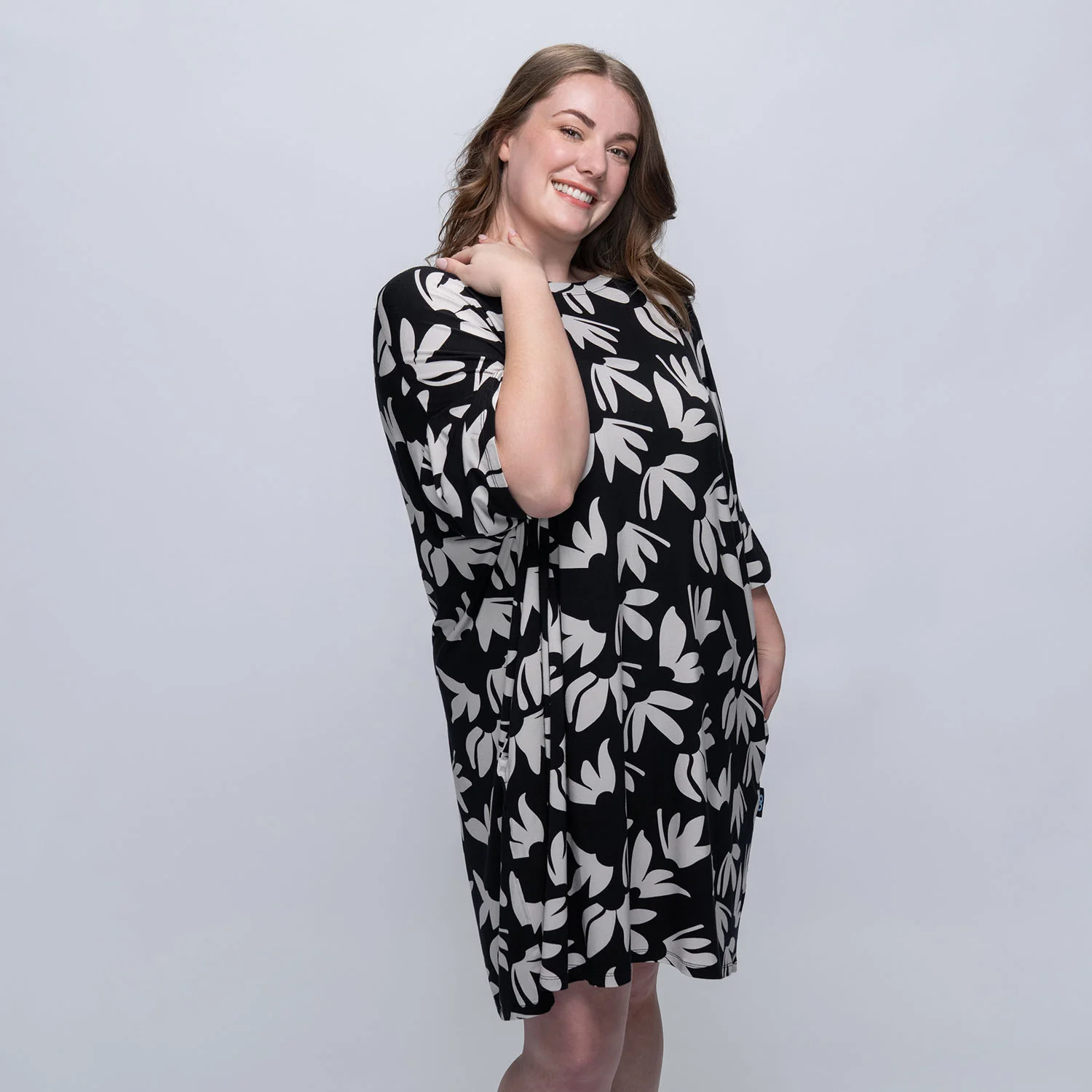 1459-black-floral-4.webp Black Floral