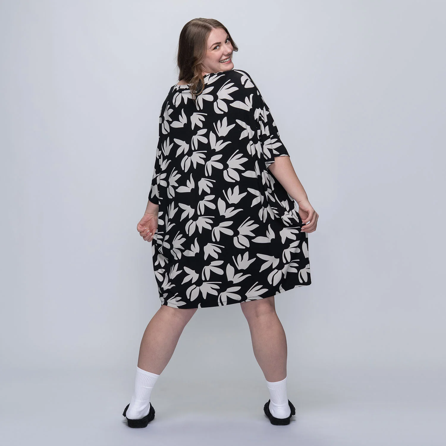 1459-black-floral-6.webp Black Floral