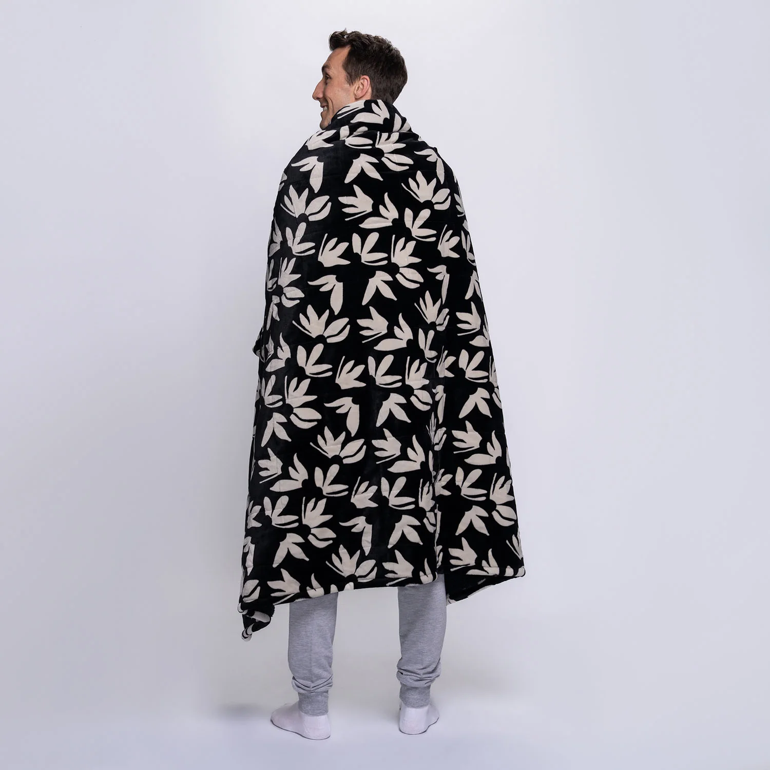 1518-black-floral-5.webp Black Floral