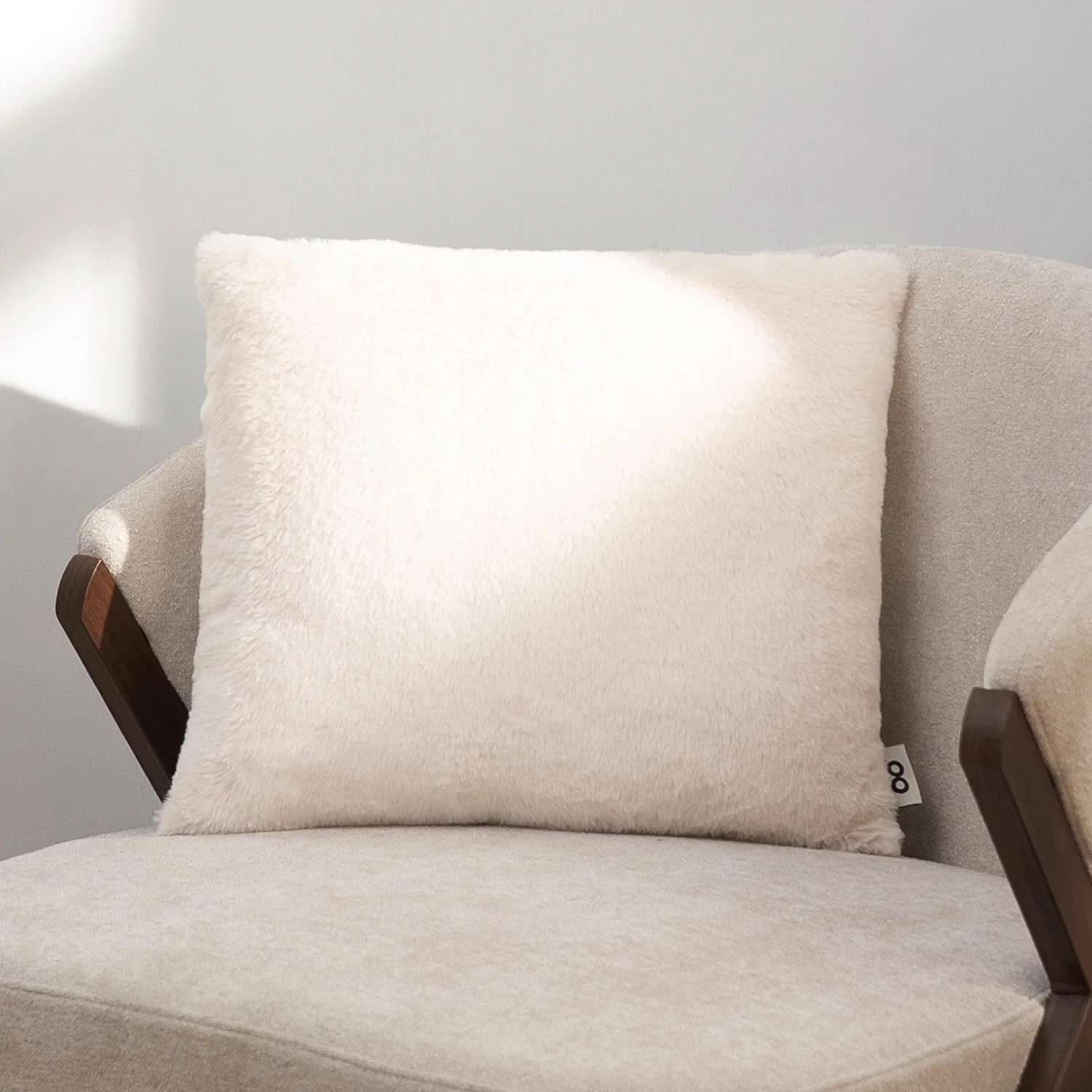1665-cream-luxe-1.webp Cream Luxe