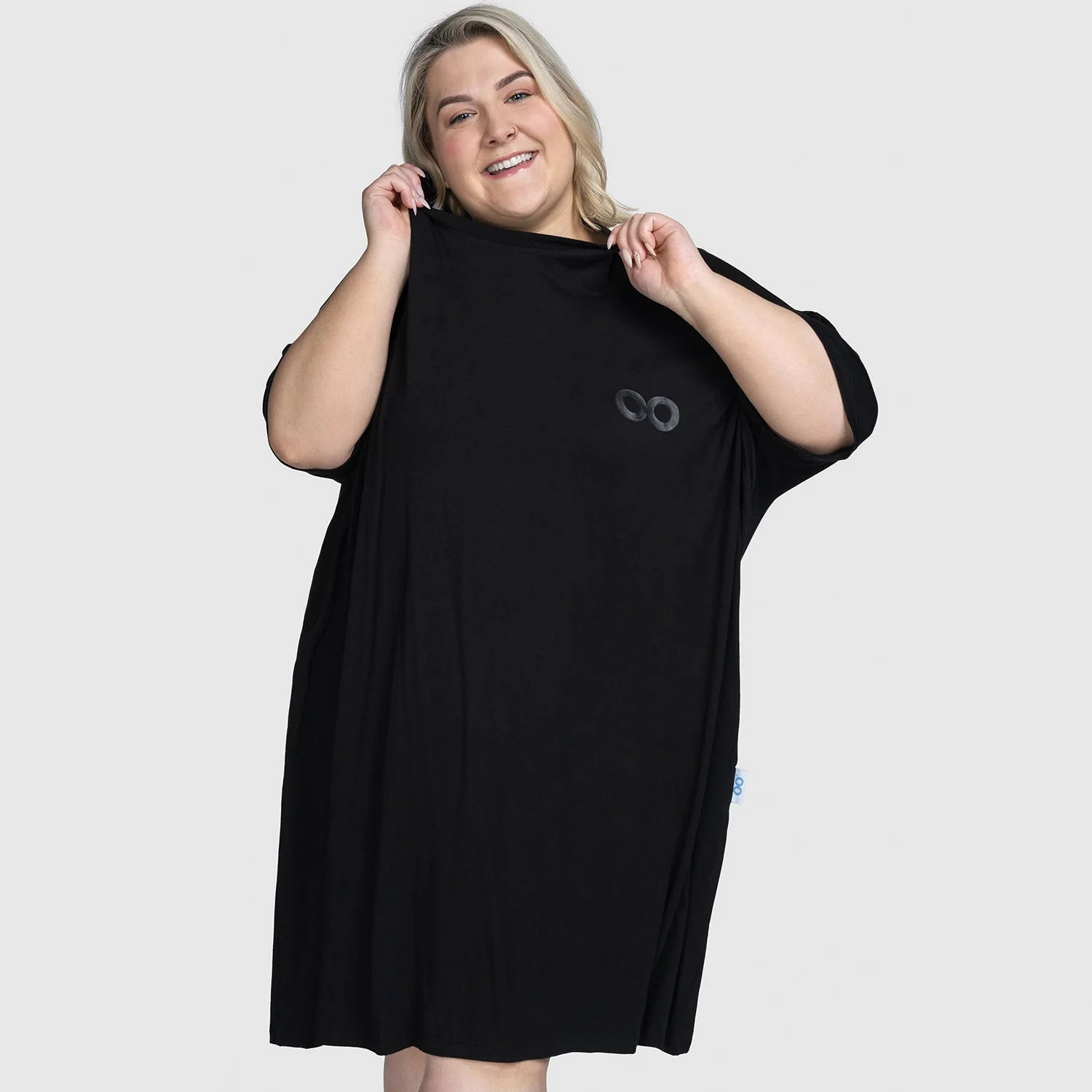 1695-all-black-6.webp All Black