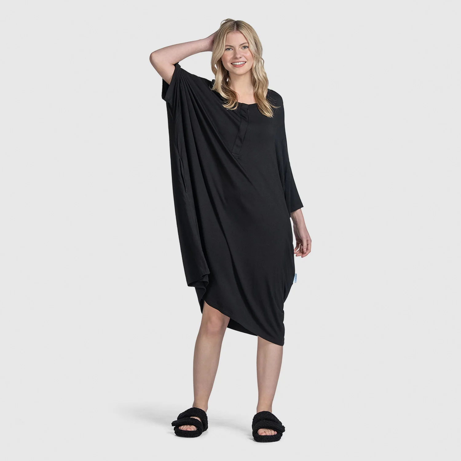 517-black-button-up-3.webp Black Button-Up