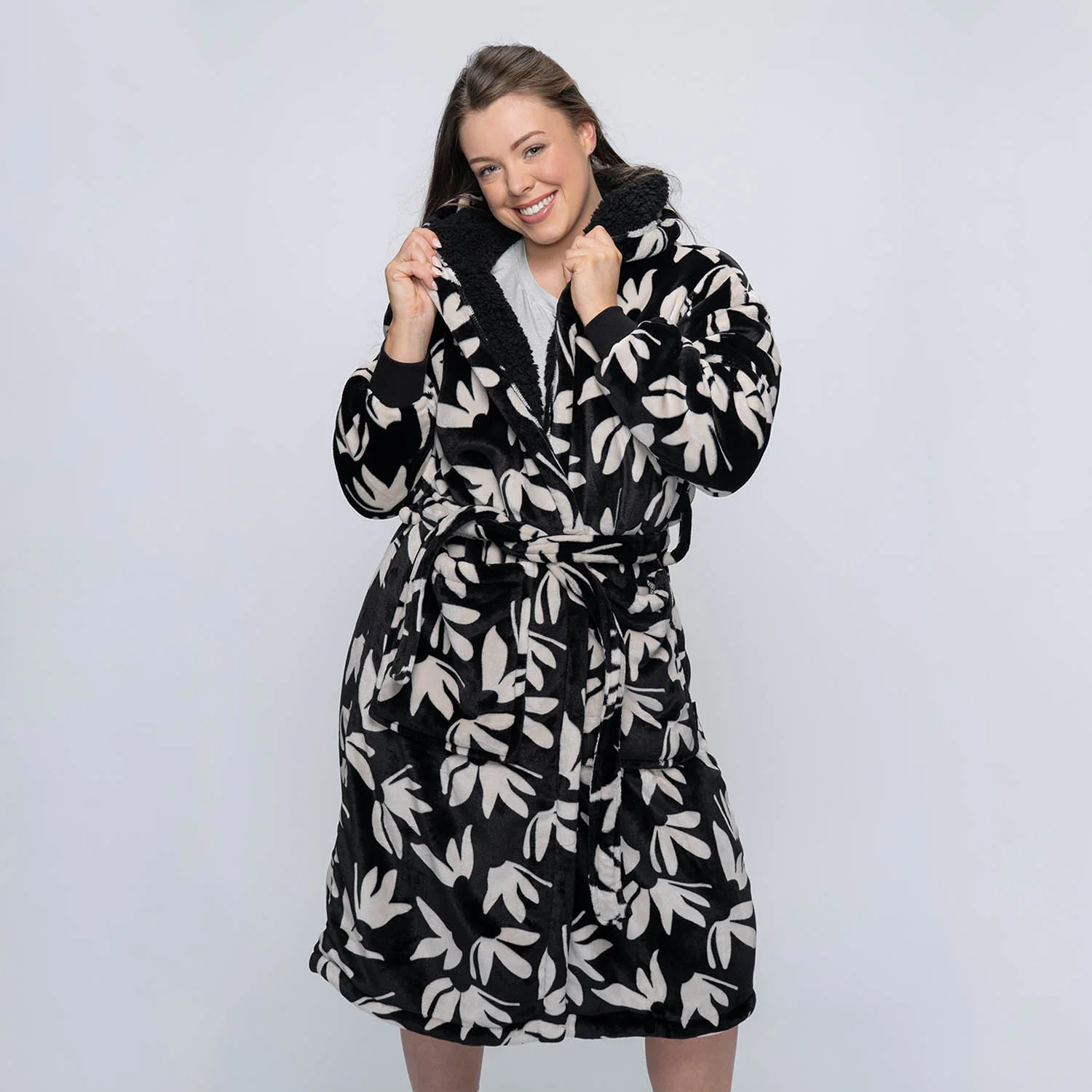 779-black-floral-2.webp Black Floral
