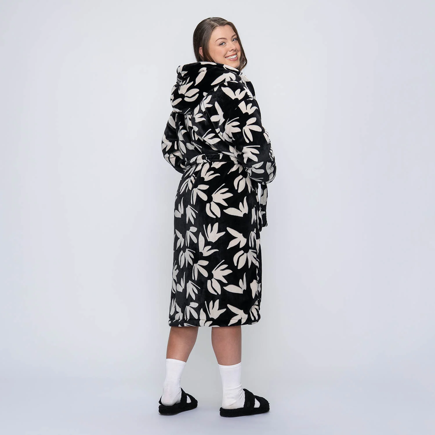 779-black-floral-6.webp Black Floral