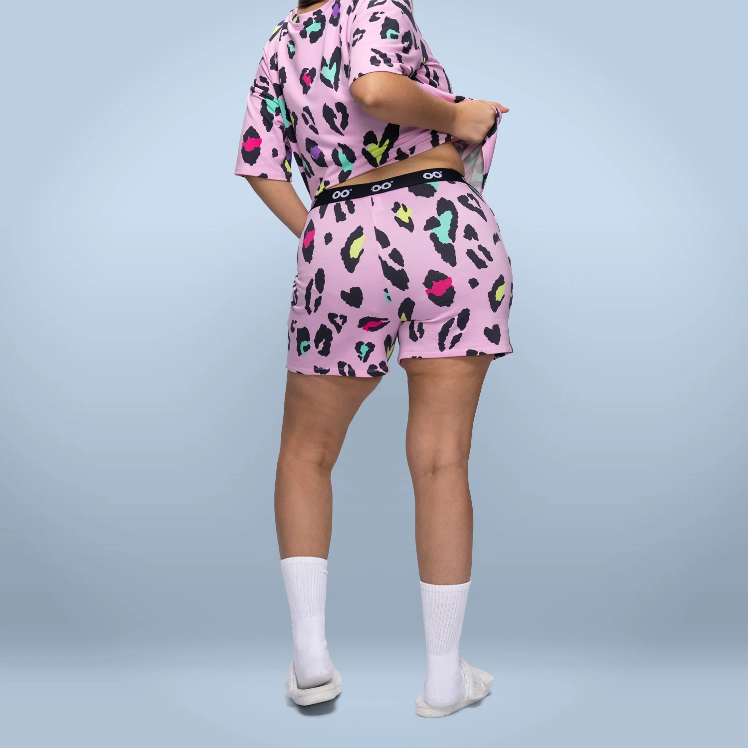 808-pink-leopard-4.webp Pink Leopard