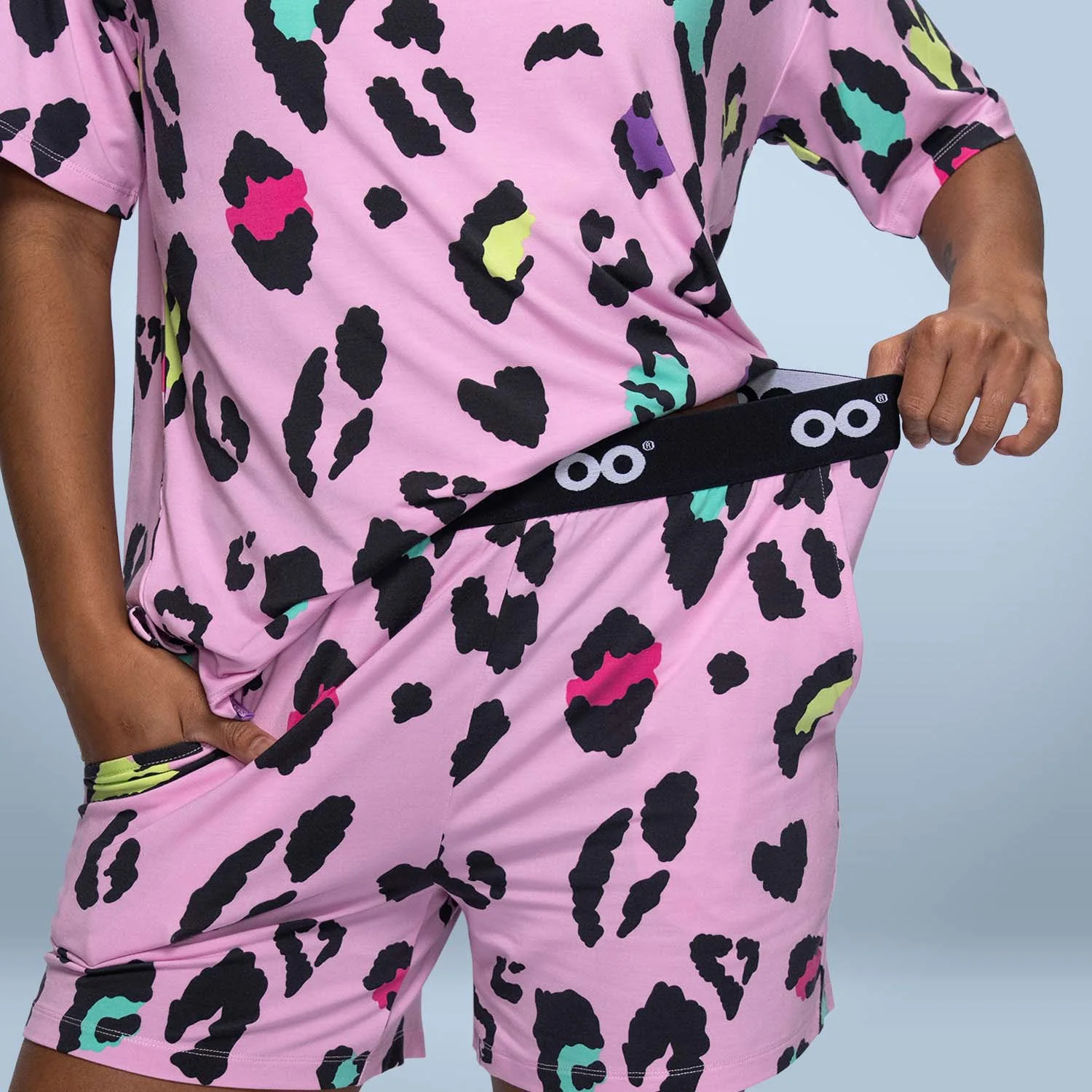 808-pink-leopard-6.webp Pink Leopard