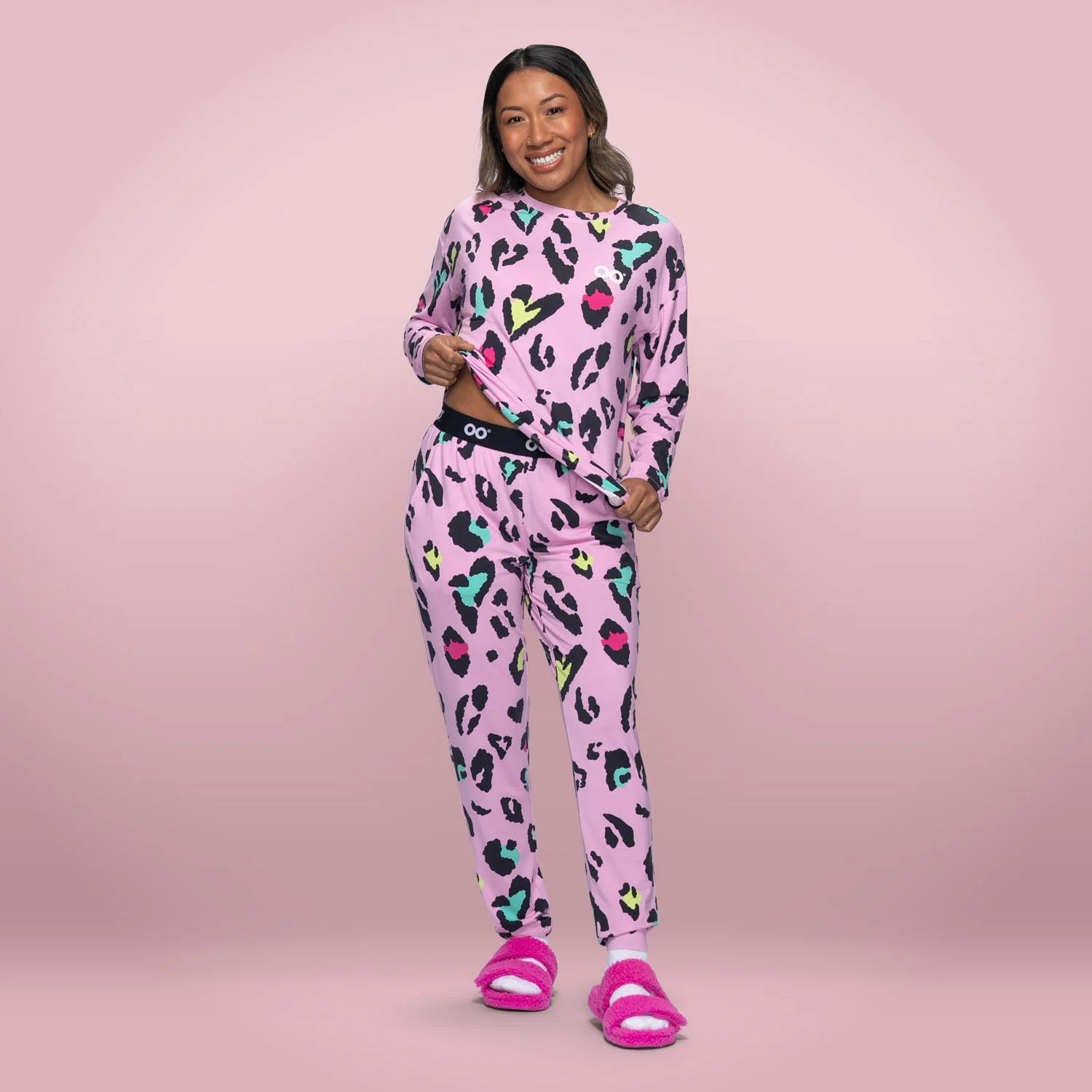 920-pink-leopard-3.webp Pink Leopard